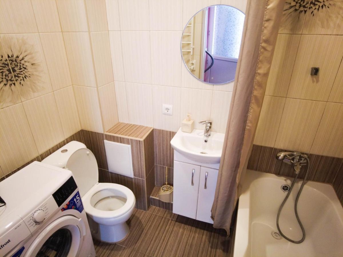 Світло Цілодобово Apartments In The City Center Lviv Exteriör bild